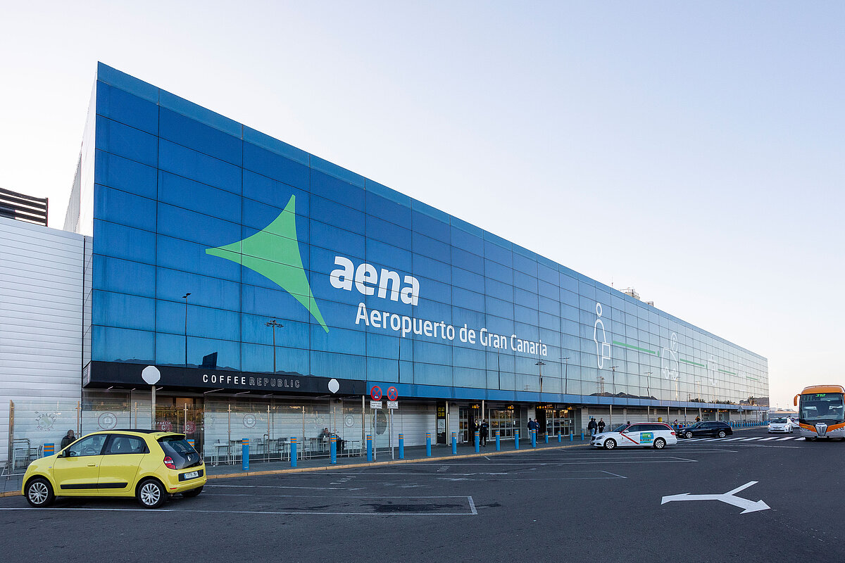 Fachada aeropuerto Gran Canaria