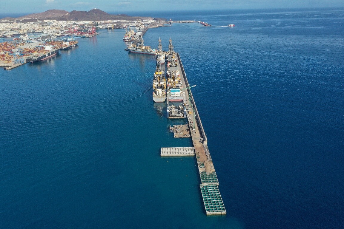 Foto aérea Dique Reina Sofía Sur, Puerto de Las Palmas