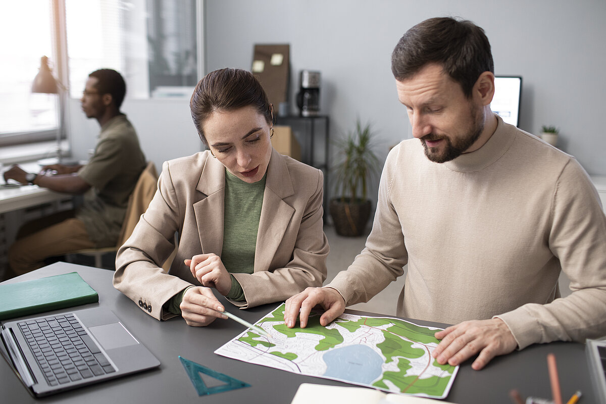 Oficina evaluando mejoras sostenibles